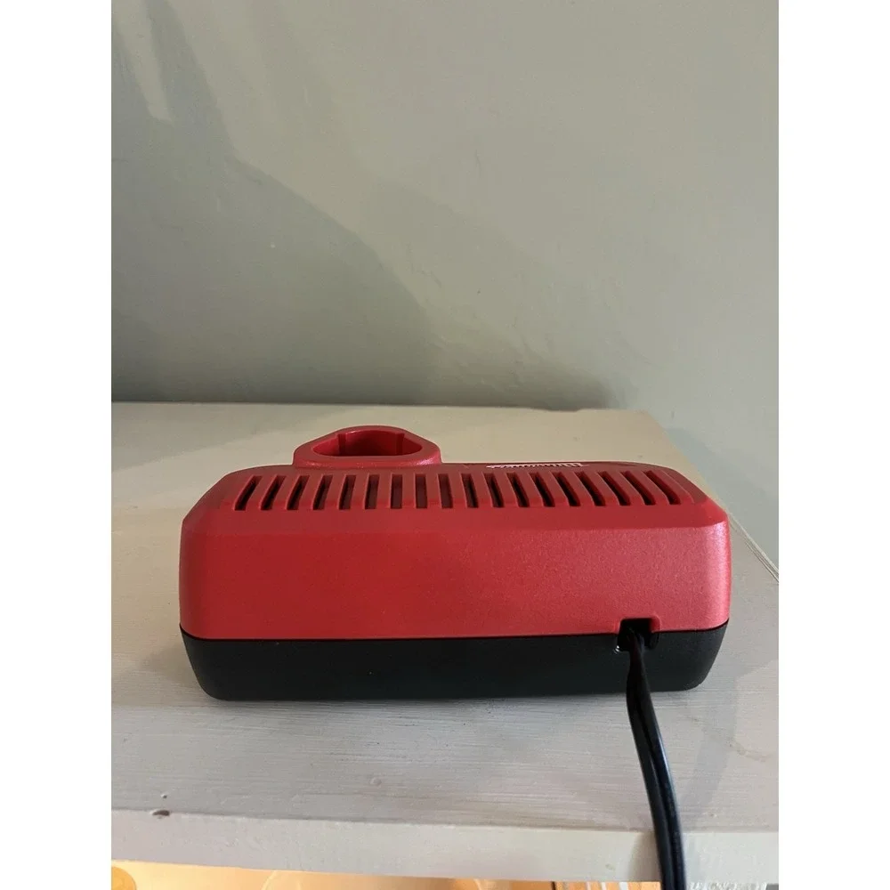 Genuine Milwaukee 48-59-2401 M12 12V Lithium Ion Battery Charger 12 Volt